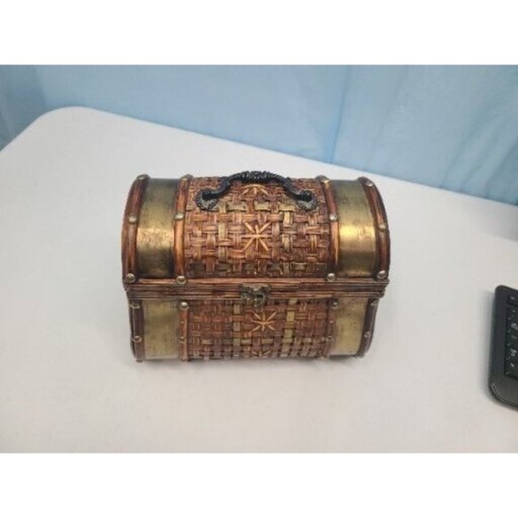 Vintage Wood, Wicker and Copper Treasure Chest ~ Treasure Box - Picture 5 of 9